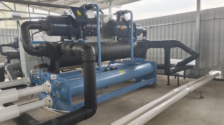 電路板制造公司集中哄冷水機工程案倒，分別供電路板鉆吼機中心軸冷卻蝕刻線冷卻電鍍線冷卻等